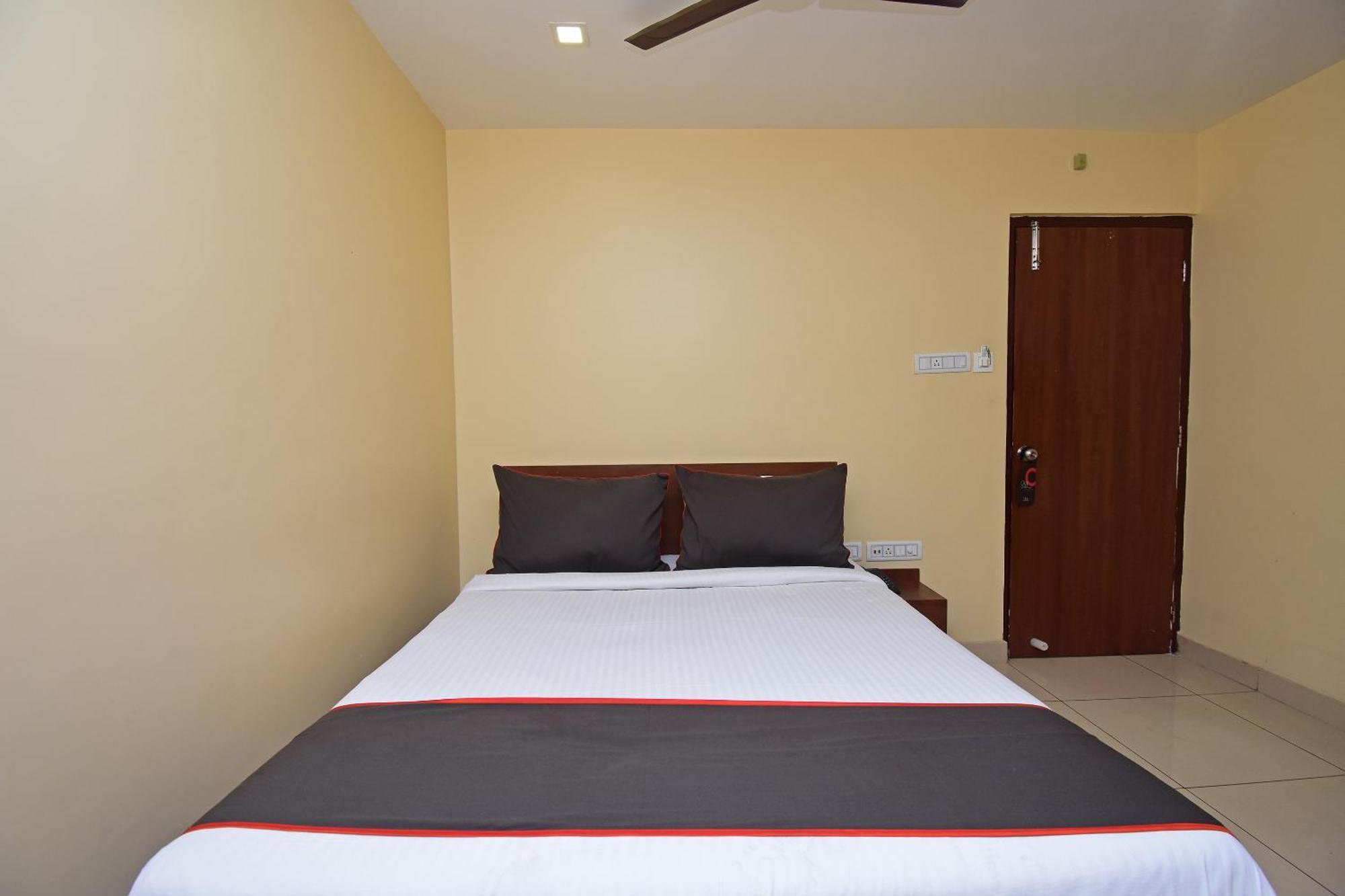 Super Collection O Gokul Residency Near Emami City Dumdum Opposite Raja Palace Hotel Dam Dam Exterior foto